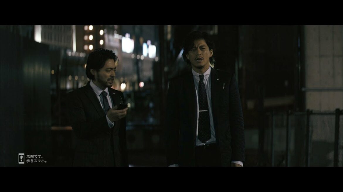 小栗旬＆山田孝之、CM初共演で息ぴったりの刑事役　爆笑のおふざけ全開は必見　arrows新商品の新CM「割れない刑事（デカ）」