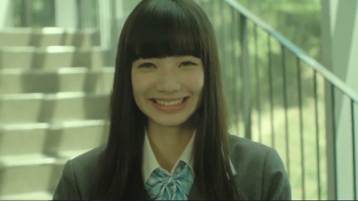 小松菜奈の絶対領域 ニーハイ