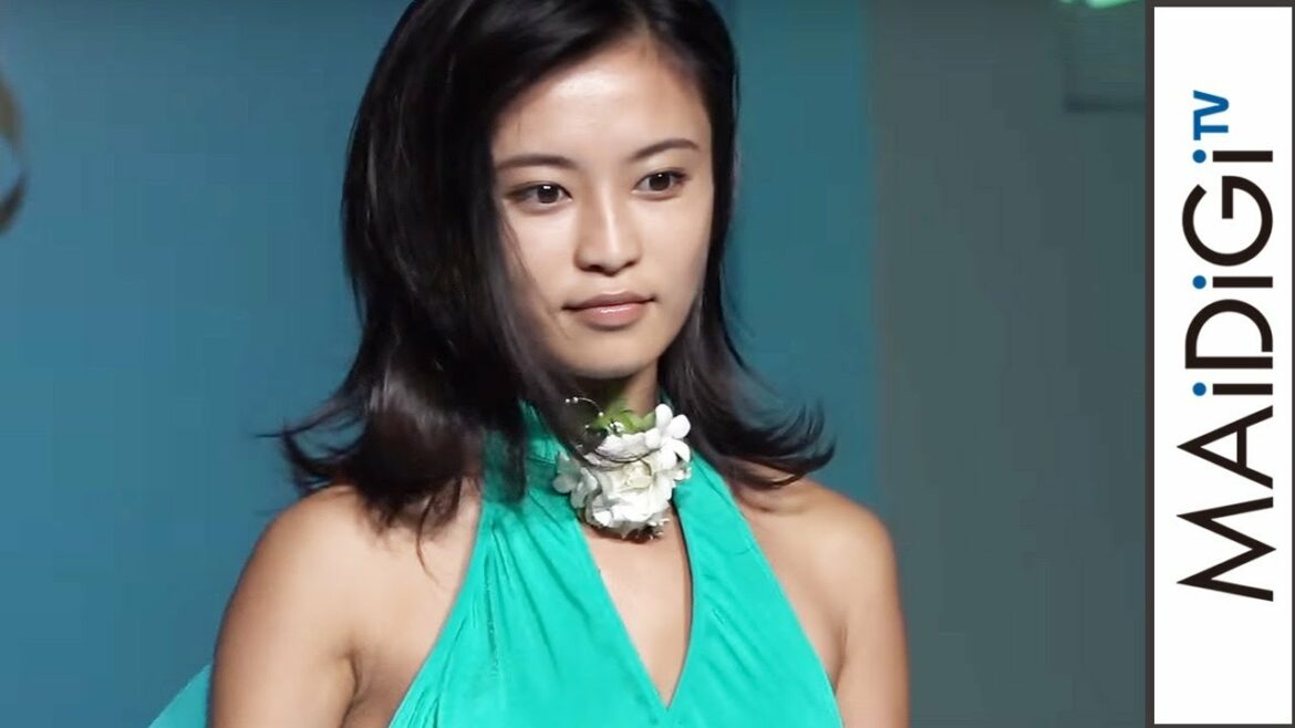 小島瑠璃子、大胆ドレス姿で魅了　香椎由宇＆優希美青と“香りのランウェー”に「レノアハピネス アロマジュエル」発売記念イベント1
