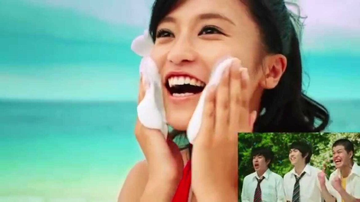 小島瑠璃子のビキニ姿に思春期男子が大興奮!「洗顔料OXY」WEBスペシャルムービー 小島瑠璃子のビキニ姿に思春期男子が大興奮!「洗顔料OXY」WEBスペシャルムービー