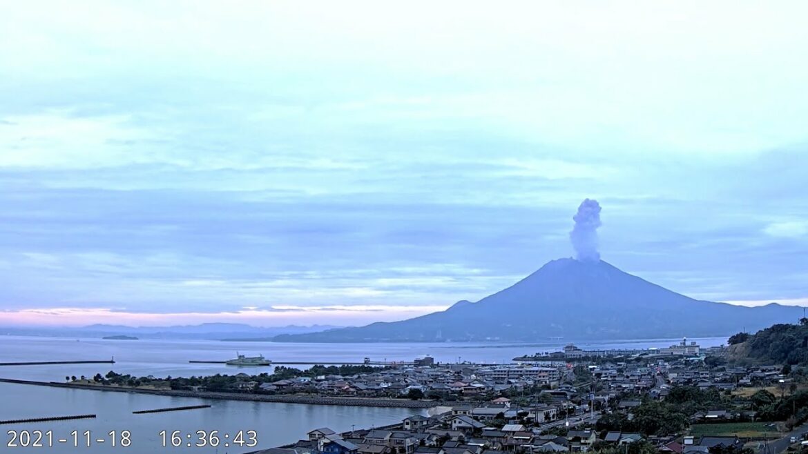【タイムラプス】 16日ぶり 桜島 噴火1,300m Sakurajima Eruption
