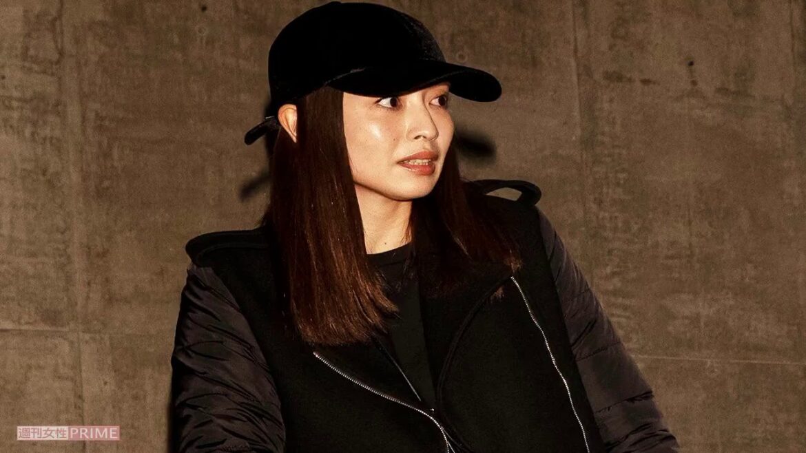 ✅  沢尻エリカ被告の逮捕で、仲のよかった片瀬那奈が『シューイチ』で涙ながらにコメントネットで沢尻被告と一緒にクラブで踊る動画が流出したことから、片瀬にも疑惑が浮上片瀬は自ら尿鑑定と毛髪鑑定を申し出た