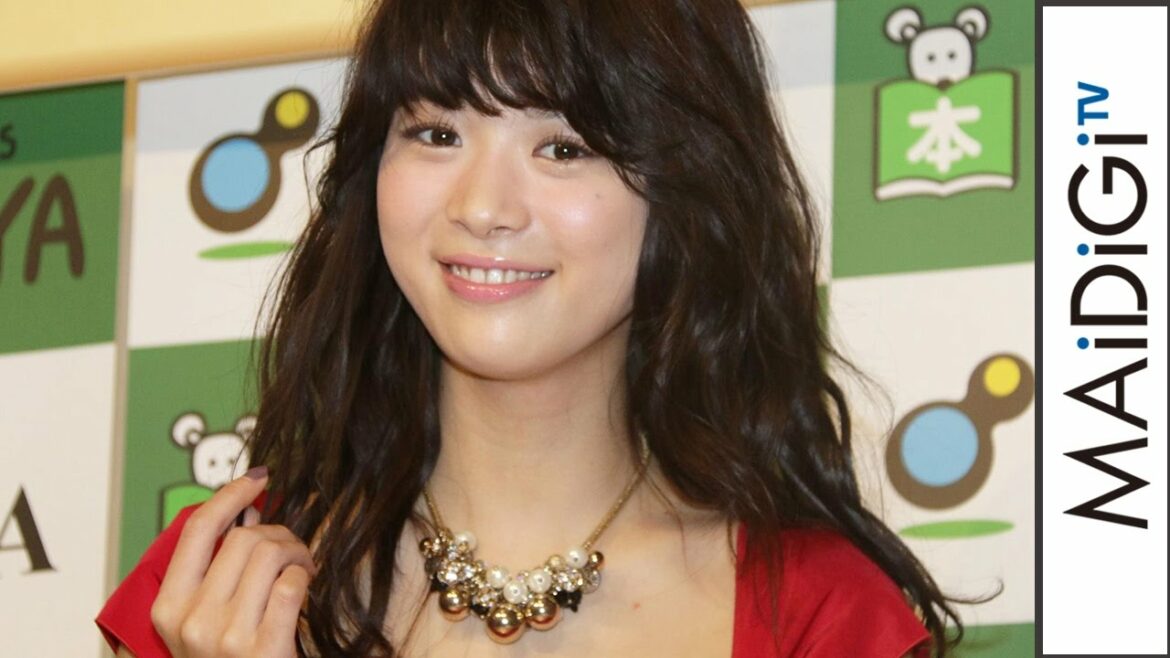 馬場ふみか、ファースト写真集で大胆“髪ブラ”　「抵抗なかった」　写真集「色っぽょ」発売記念イベント