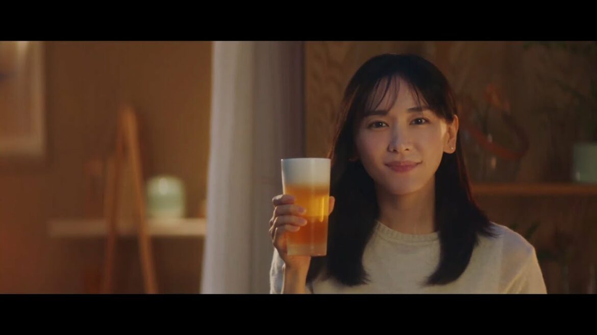 [일본광고] 아라가키 유이, 아사히 생맥주, 新垣結衣 アサヒ生ビール CM お待たせしました篇。「アサヒ生ビール、復活」15秒版。