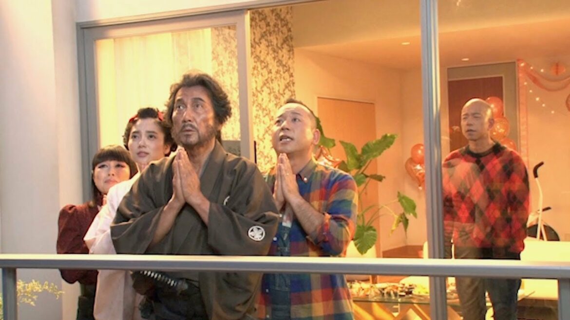役所広司、新川優愛、バイきんぐ、ブルゾンちえみが忘年会で大はしゃぎ！／「年末ジャンボ宝くじ」CM3篇+メイキング＆インタビュー