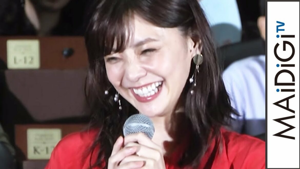 倉科カナ、赤のロングワンピ ヌーディーカラーと二重になったエレガントスタイル 映画「あいあい傘」公開直前舞台あいさつ3 倉科カナ、赤のロングワンピ ヌーディーカラーと二重になったエレガントスタイル 映画「あいあい傘」公開直前舞台あいさつ3