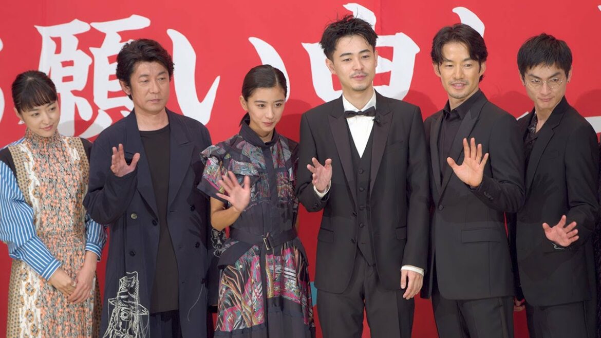 成田凌×黒島結菜「ドキドキしながら演じた“活弁”シーン」 映画『カツベン！』公開記念舞台あいさつ