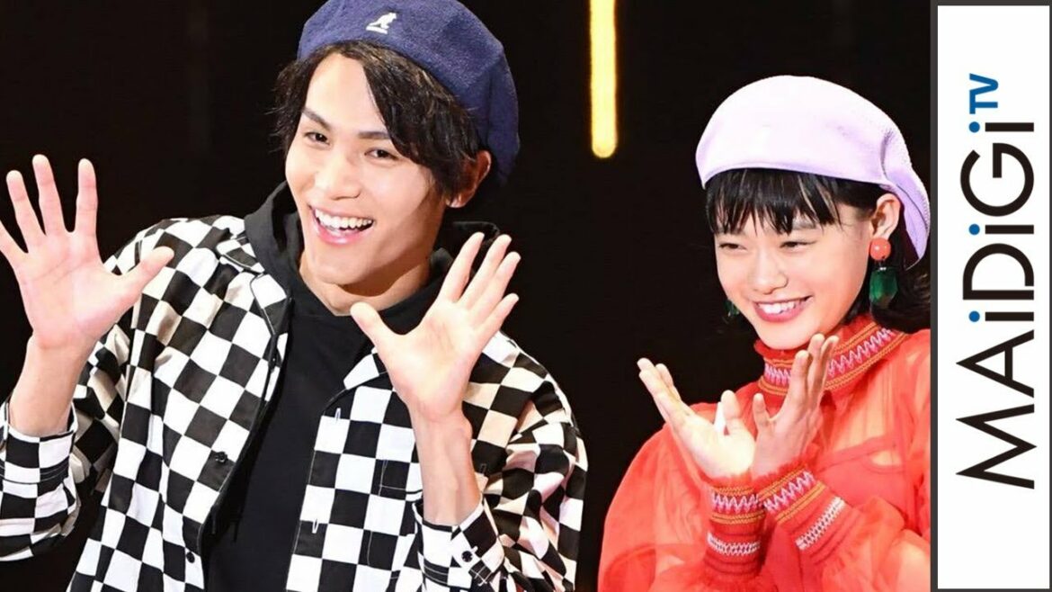 杉咲花、TGCで“いいなずけ”中川大志と仲良くランウエー　ぎこちない足取りも投げキスに挑戦　「TGC2018S／S」