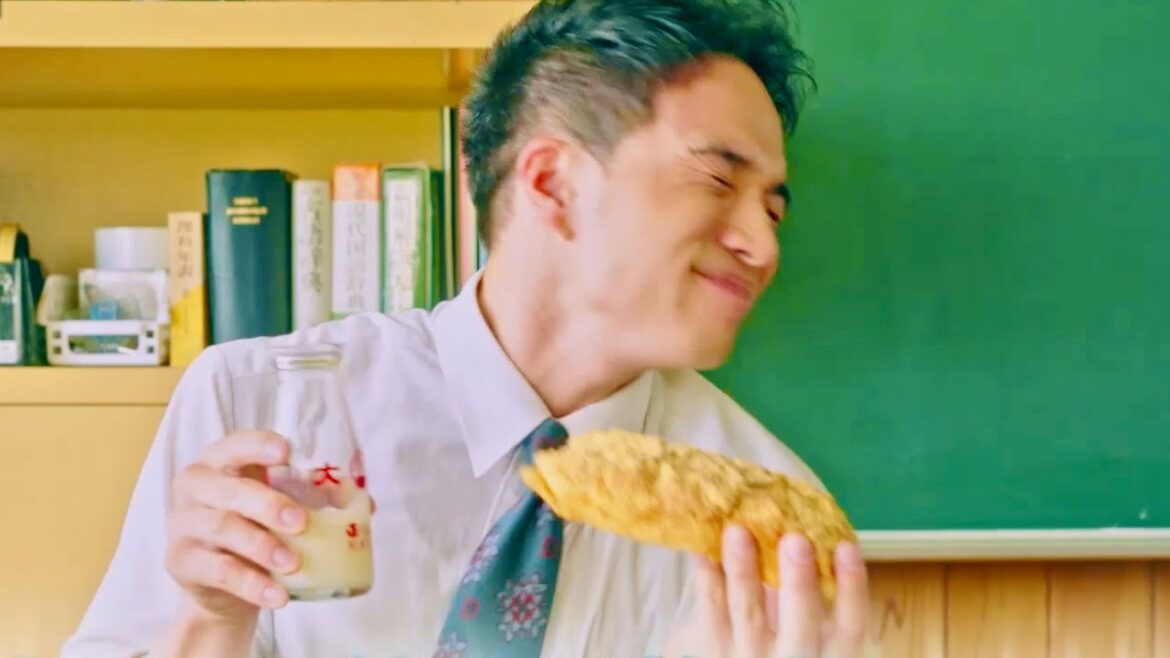 市川隼人、きな粉あげパンと牛乳コンビにテンションMAX／ドラマ『おいしい給食 season2』第8話予告編
