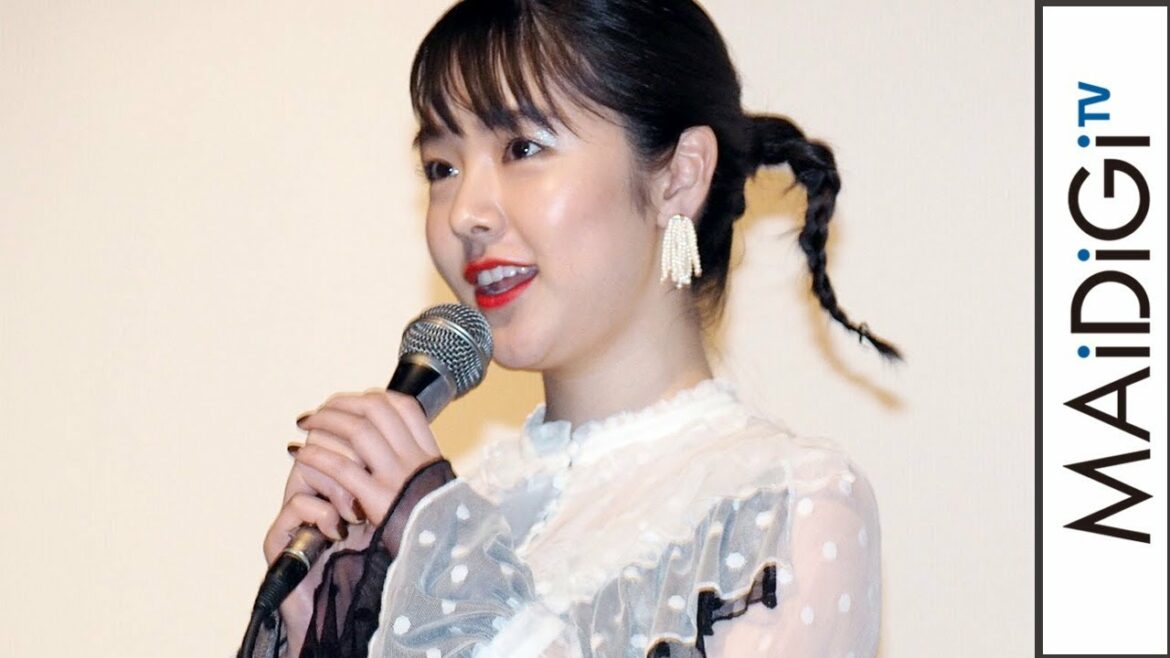 唐田えりか、MOREモデルがドット×プリーツでガーリーに 真っ赤なリップをアクセントに 唐田えりか、MOREモデルがドット×プリーツでガーリーに 真っ赤なリップをアクセントに