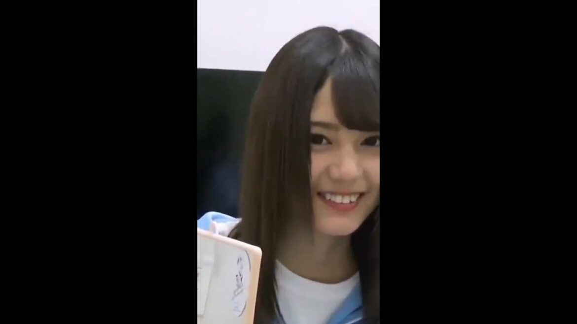 楽屋の様子を撮られる！小坂菜緒と河田陽菜 #Shorts