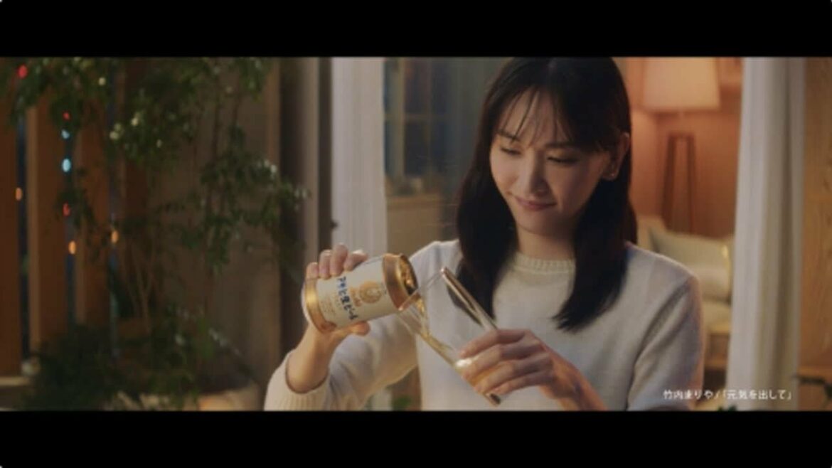 胸元にどきり？　新垣結衣、無防備な“おうちモード”で「一緒に乾杯！」日替わり動画に反響