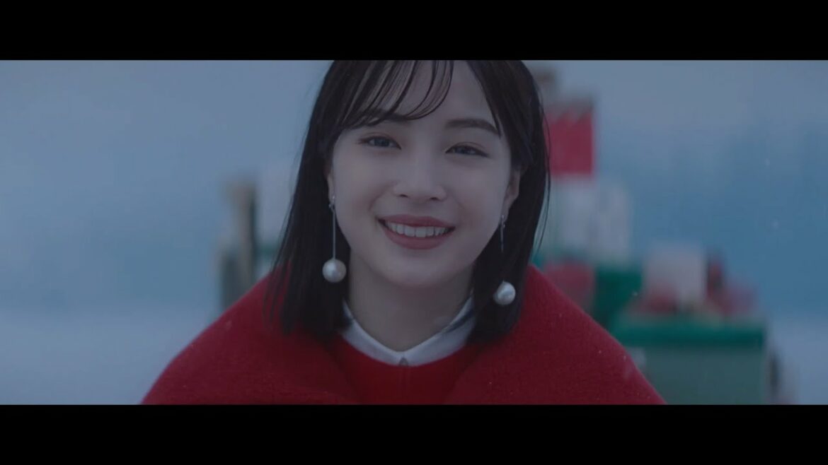 [일본광고] 히로세 스즈, 후지필름, 広瀬すず 出演 富士フイルム instax チェキ CM クリスマスプレゼント篇。30秒版。 「クリスマスプレゼントにチェキ」