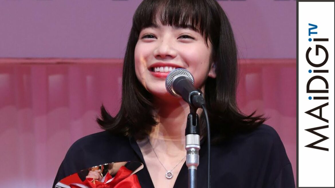 小松菜奈、表彰式トップバッターに緊張「10代代表で光栄」　「第27回日本ジュエリーベストドレッサー賞」（10代部門）　#Nana Komatsu　#event