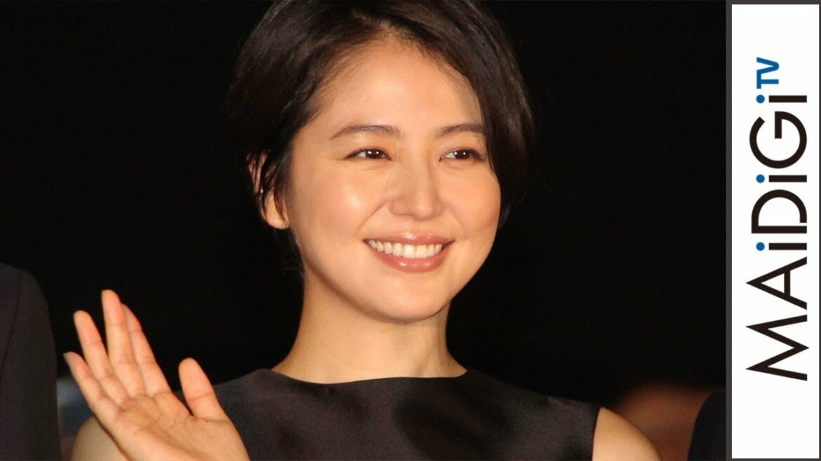 長澤まさみ、「あ、はい」と“虚無的な顔”　黒沢清監督「うれしいやら困ったらやら」　映画「散歩する侵略者」初日舞台あいさつ1