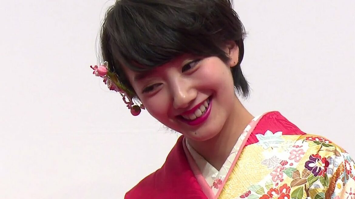 波瑠、年賀状の思い出は…「平成27年用お年玉付年賀はがき販売開始セレモニー」(3) 波瑠、年賀状の思い出は…「平成27年用お年玉付年賀はがき販売開始セレモニー」(3)