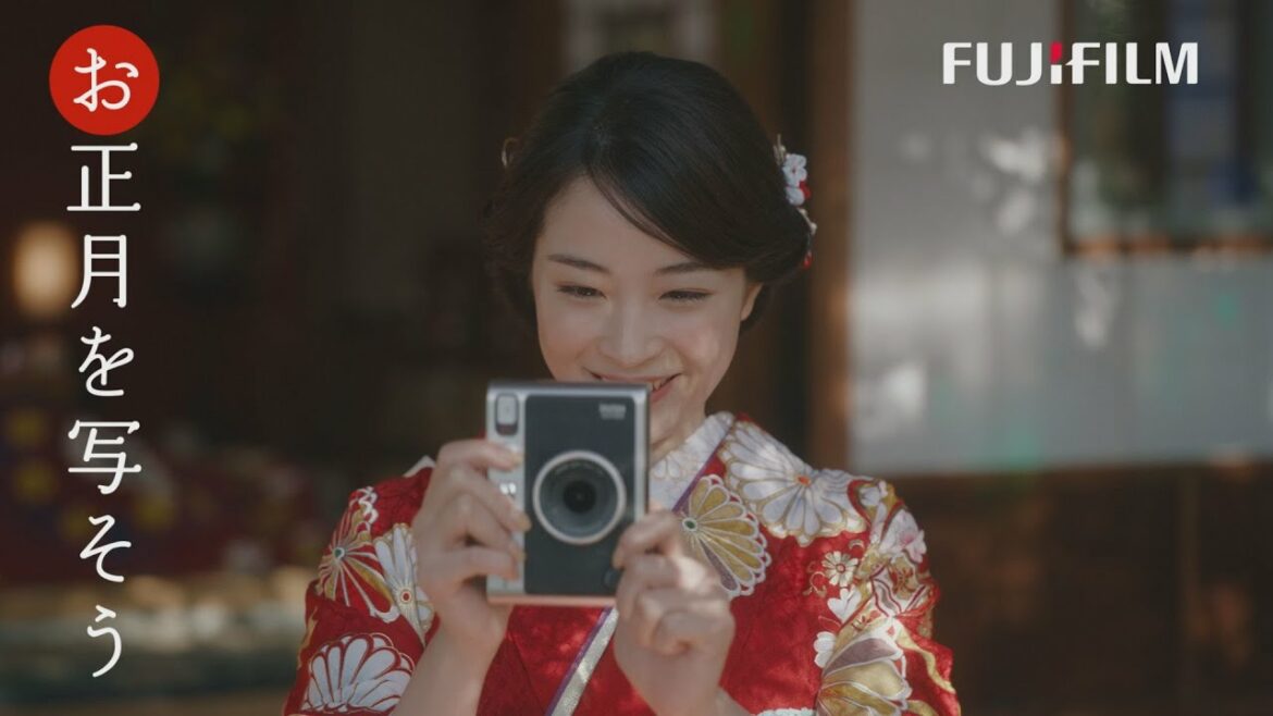 「お正月を写そう♪2022　チェキ・エモい写真」篇 TVCM／富士フイルム