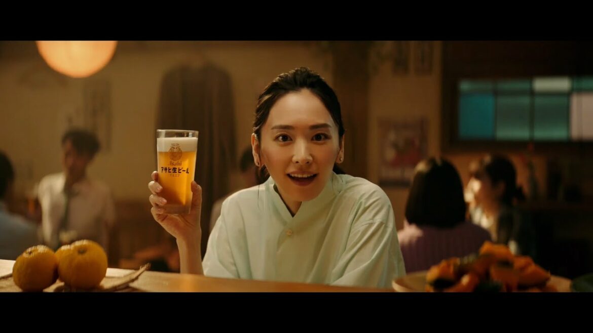 [일본광고] 아라가키 유이, 아사히 생맥주, 新垣結衣 アサヒ生ビール Web CM 今年もおつかれ生です 12月29日篇。25秒 「今年もおつかれ生です」