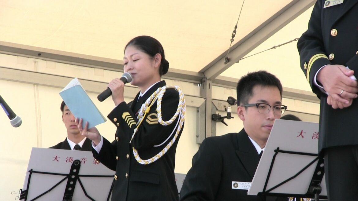 「北酒場」[細川たかし/1982] 海上自衛隊 大湊音楽隊　[2015観艦式 FLEET WEEK ]