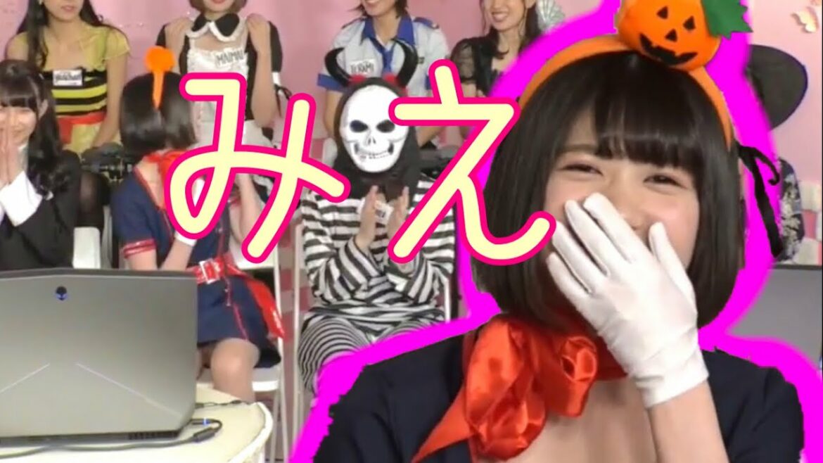 【声優】成海瑠奈さんが椅子に座った場面