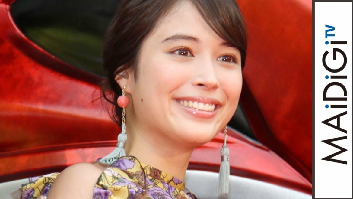 広瀬アリス、総柄ロングワンピで華やかに　“肩開き”＆コルセットで今年っぽく　映画「パワーレンジャー」ジャパンプレミア