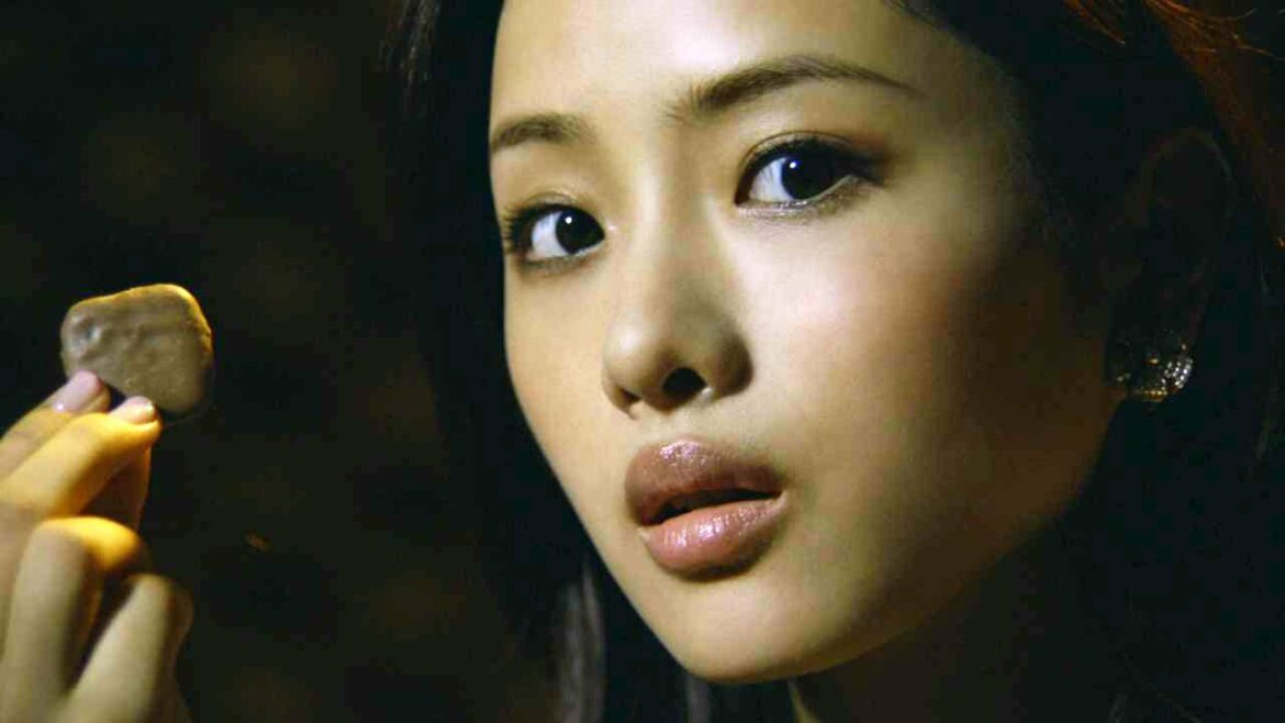 石原さとみのセクシーな表情に釘づけ　WEB限定動画「ガルボレッスンプレミアム」