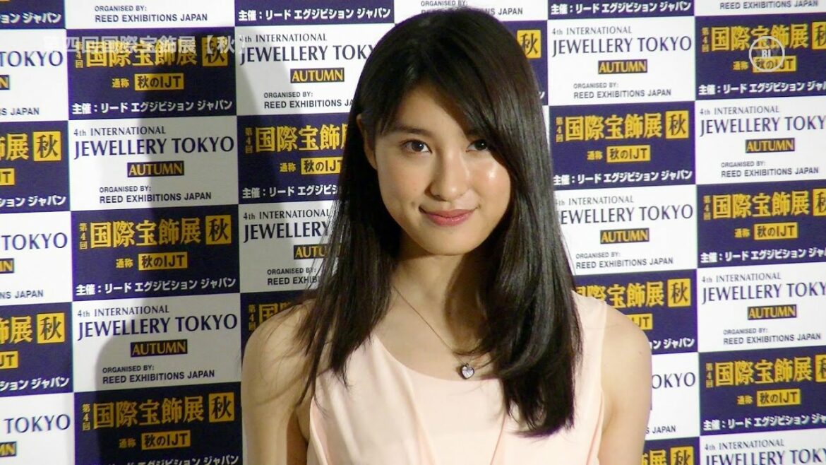 土屋太鳳や河北麻友子、乃木坂46らがX'mas宝石賞｜秋のIJT2016