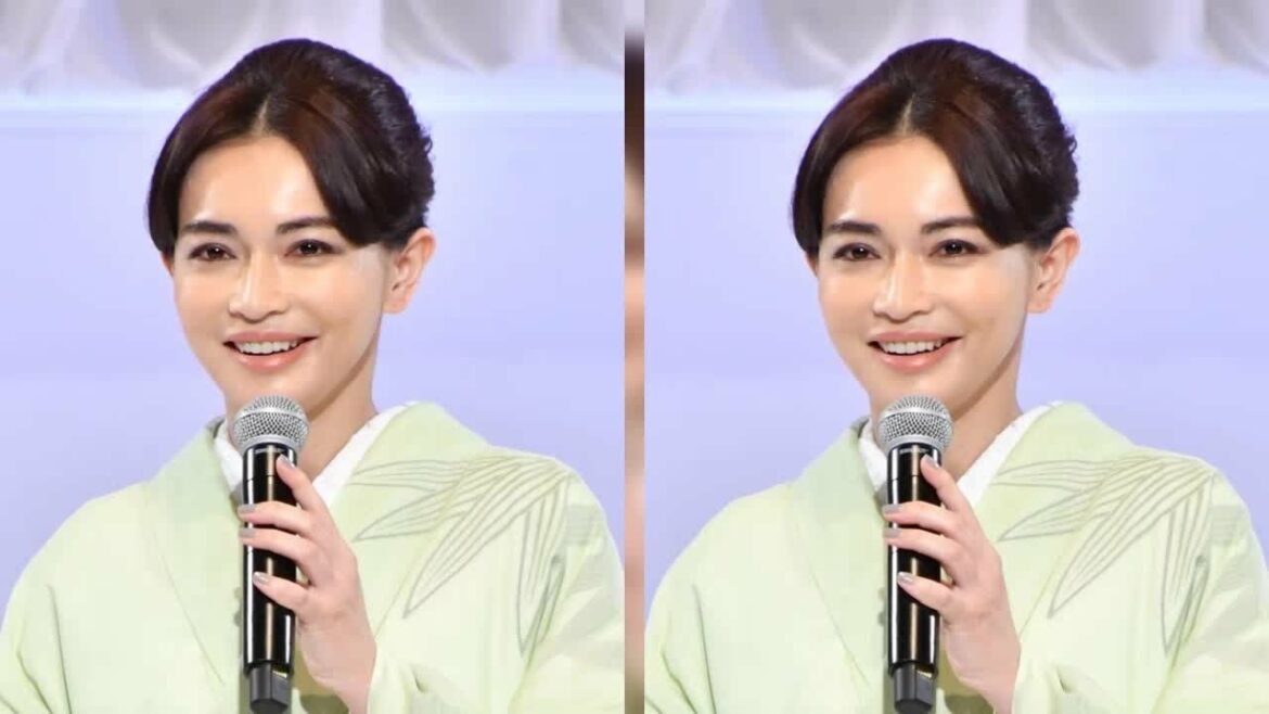長谷川京子が、2日放送の『さんまのまんま新春SP』（フジテレビ系）に出演。離婚について明石家さんまから追及され、タジタジとなった。