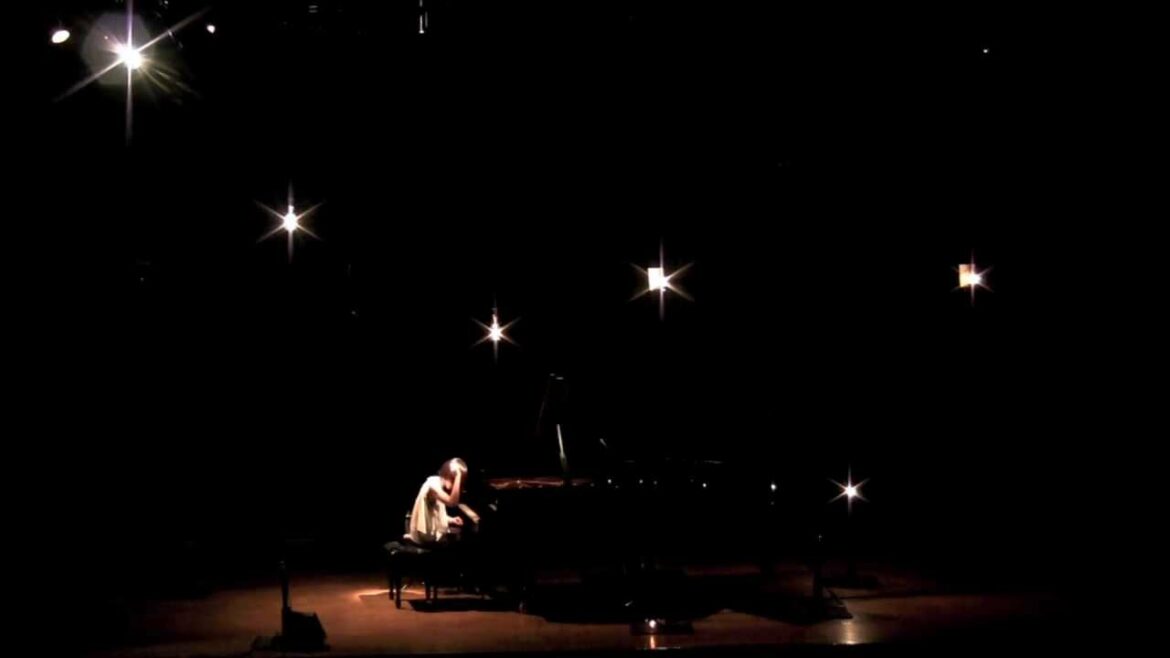 平井真美子 "回転木馬"《夢の途中ツアー at 東京・めぐろパーシモンホール 20130622》／Mamiko Hirai