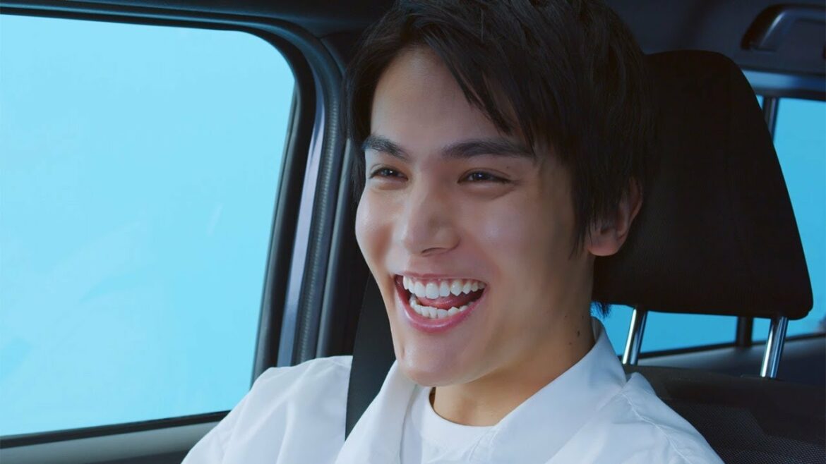 中川大志、ノリノリドライブで熱唱「気持ちいい！」　アロハシャツ姿、キャンプコーデも披露　ダイハツ「タフト」ウェブ動画が公開