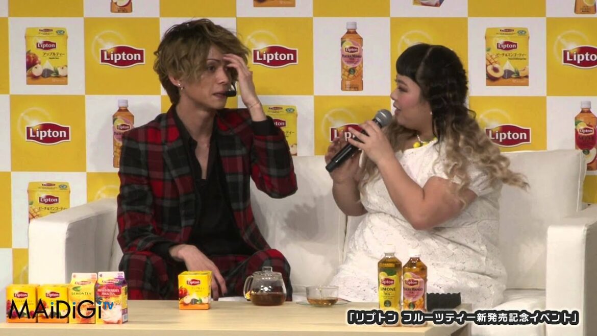 野村周平、渡辺直美に中国語で言い寄る！「リプトン フルーツティー」新発売記念イベント(3)