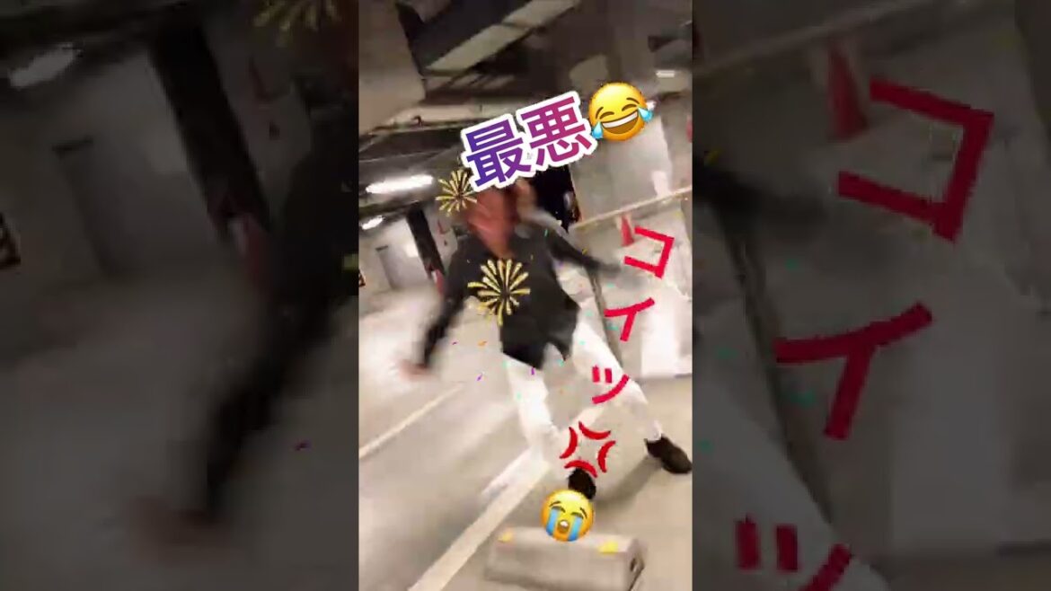 「ドッキリ」 結婚当日に市役所の前で 婚姻届破いてみたら… #Shorts
