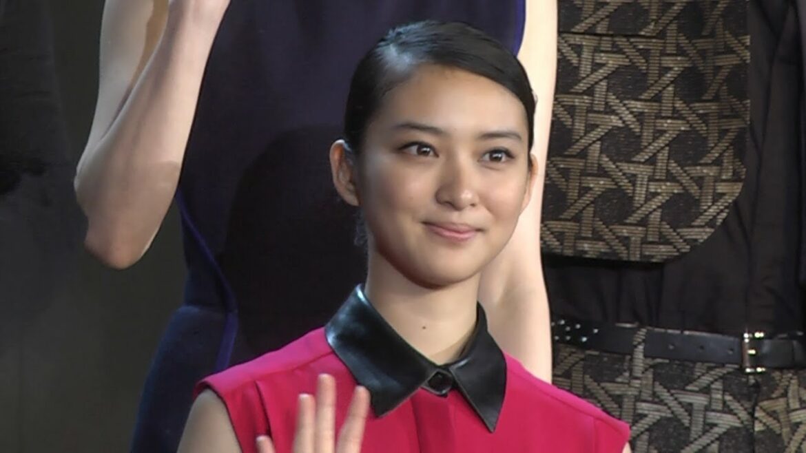 【武井咲】映画「るろうに剣心/京都大火編・伝説の最期編」 レッドカーペット 【武井咲】映画「るろうに剣心/京都大火編・伝説の最期編」 レッドカーペット