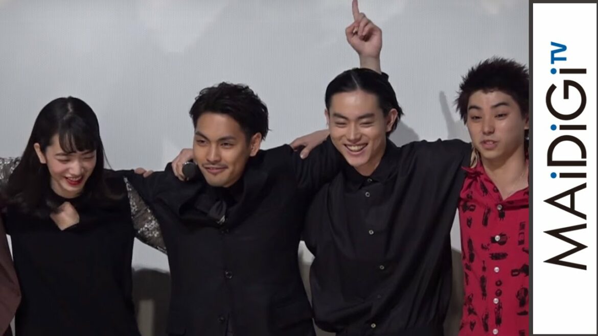 柳楽優弥「世代交代です！」菅田将暉＆小松菜奈と仲良すぎ！？映画「ディストラクション・ベイビーズ」完成披露試写会舞台あいさつ1