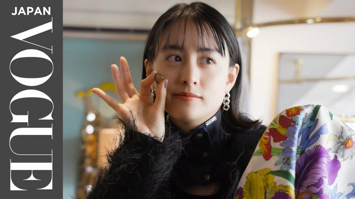 山本美月が"一生モノ"を探すための、ショッピングに密着。| Shopping with | VOGUE JAPAN