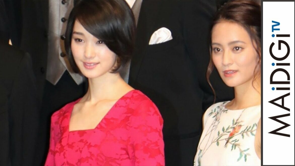 剛力彩芽、華やか赤の膝上丈ワンピース×黒ヒールパンプスで美脚披露「男劇団 青山表参道X」お披露目会見3