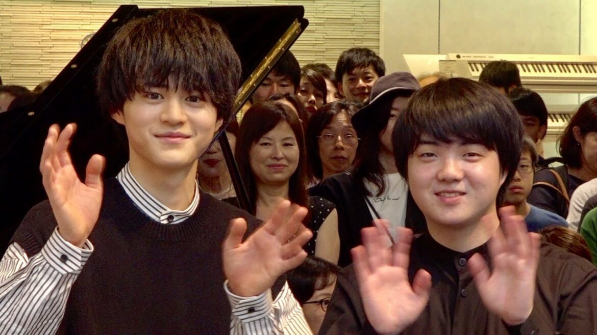 鈴鹿央士、ピアニスト藤田真央のピアノ演奏に酔いしれる／映画『蜜蜂と遠雷』「藤田真央 plays 風間塵」発売記念イベント