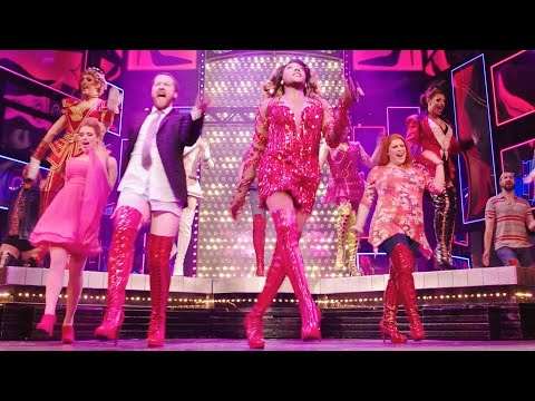 2019年、故・三浦春馬&小池徹平W主演で話題となったミュージカルのブロードウェイ版/映画『キンキーブーツ』予告編 2019年、故・三浦春馬&小池徹平W主演で話題となったミュージカルのブロードウェイ版/映画『キンキーブーツ』予告編