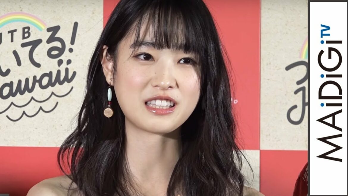 高橋ひかる、白のオフショルブラウスでヘルシーな肌見せファッション