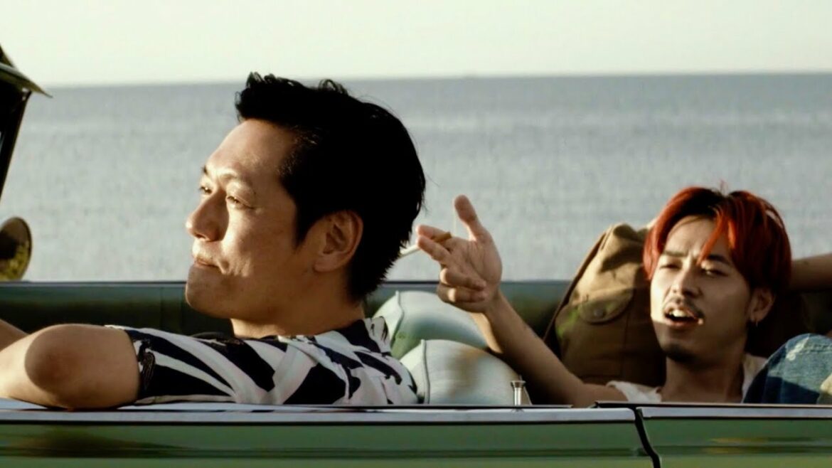 井浦新×成田凌、男2人の逃避行。はちゃめちゃでロマンチックな旅の予感／映画『ニワトリ☆フェニックス』予告編