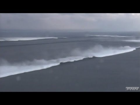 宮城県沿岸部を襲う津波 【陸上自衛隊提供映像】 宮城県沿岸部を襲う津波 【陸上自衛隊提供映像】