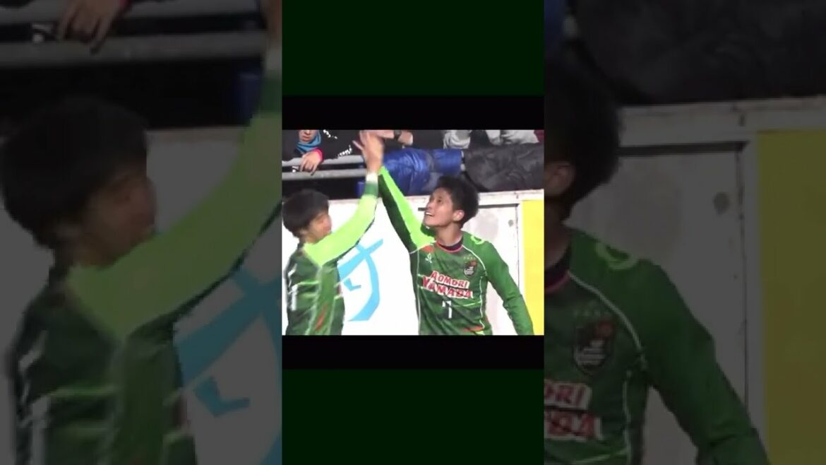 松木玖生選手（青森山田高校１年）の高校サッカー選手権。松木くりゅう a great header in Football  #Shorts