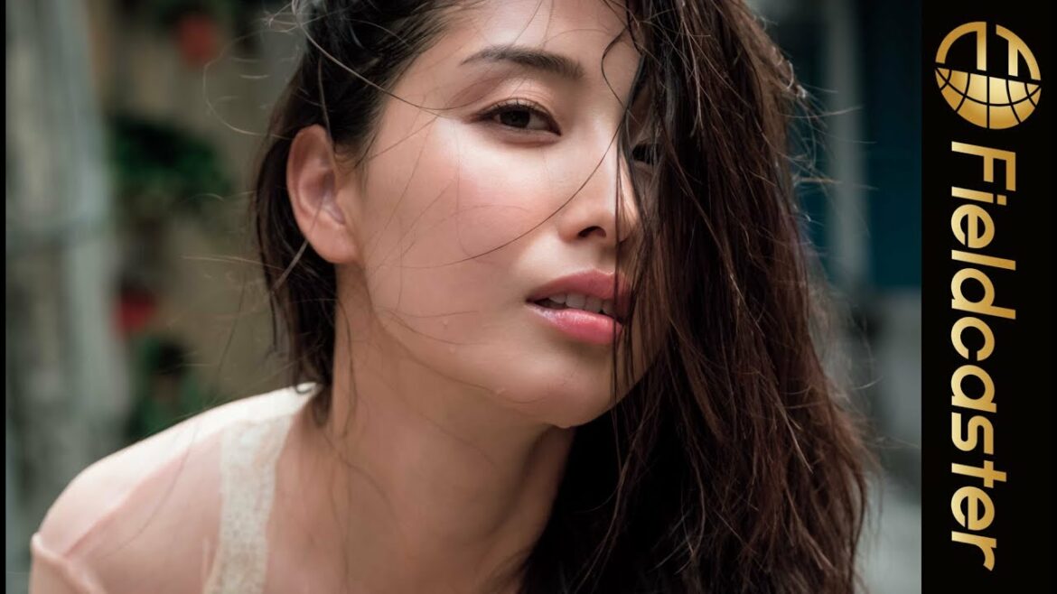 橋本マナミが水鉄砲で濡らされて取材現場に!?後輩2人も登場!【写真集出版記念イベント・囲み取材】