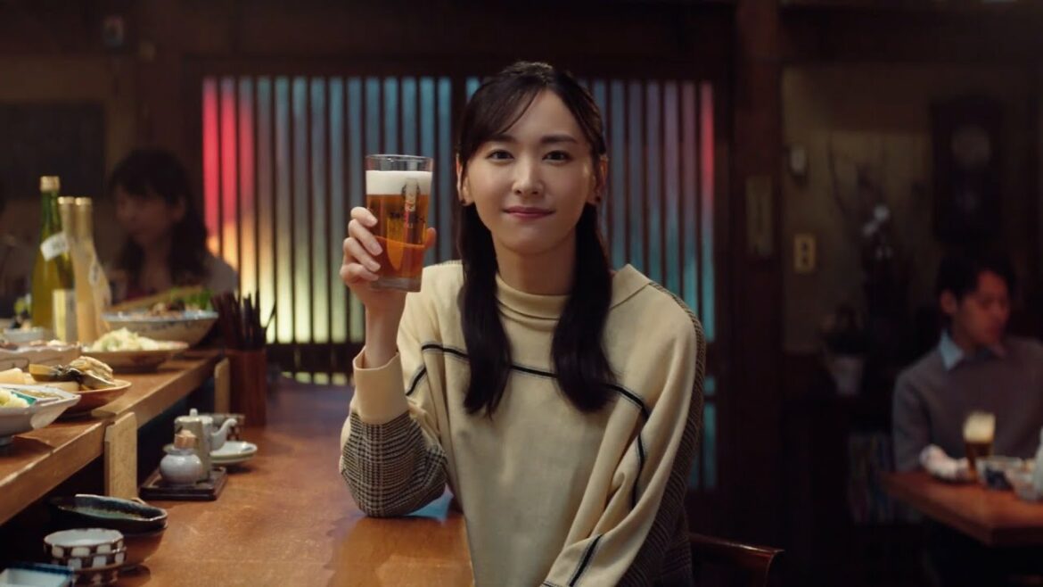 [일본광고] 아라가키 유이, 아사히맥주, 新垣結衣 アサヒ生ビール Web CM 年賀状篇。36秒 「あけましておめでとう」