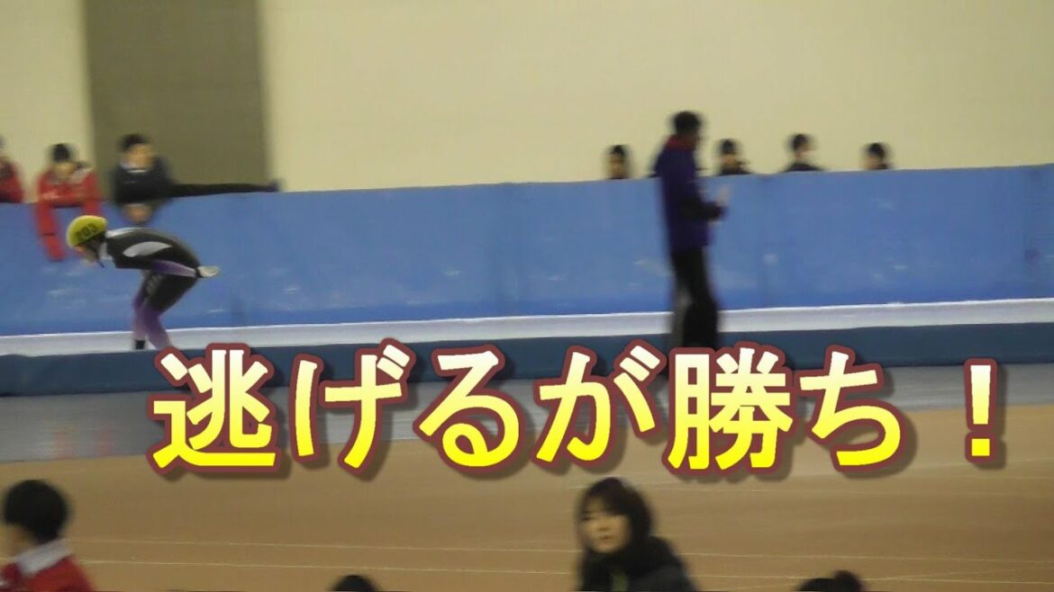 1人の選手が途中から飛び出し逃げ切りをはかる。男子マススタート、2019/2020ジャパンカップスピードスケート競技会第１戦。