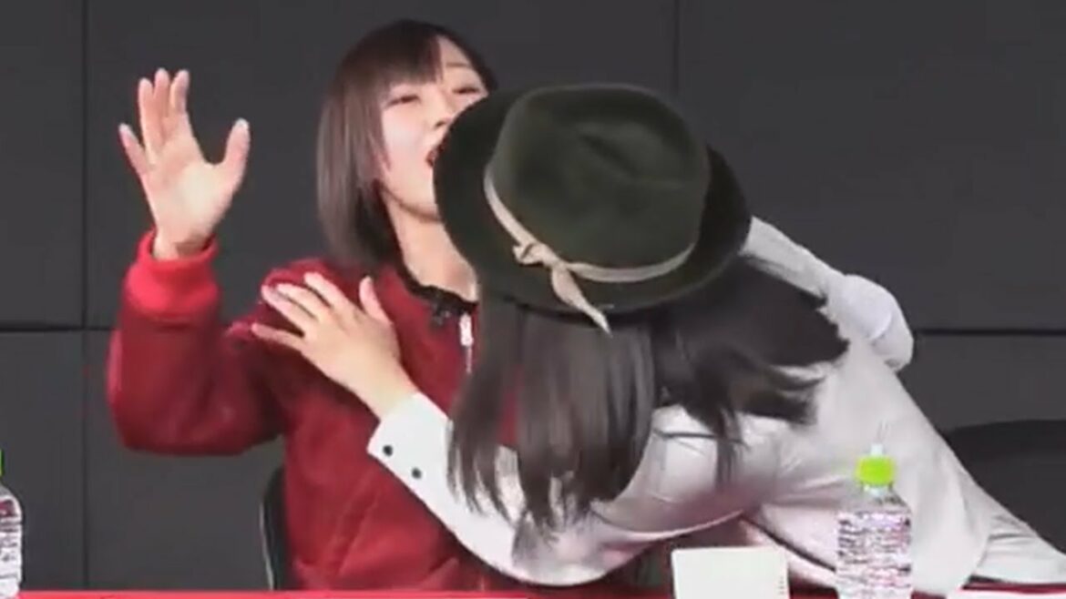 【赤面】高橋李依「びっくりしたよぉ//まりんか///びっくりしたぁぁ////」高野麻里佳に突然抱きつかれおふざけモードから顔を真っ赤にして恥じらうりえりーと2人のイチャコラに嫉妬する長久友紀w