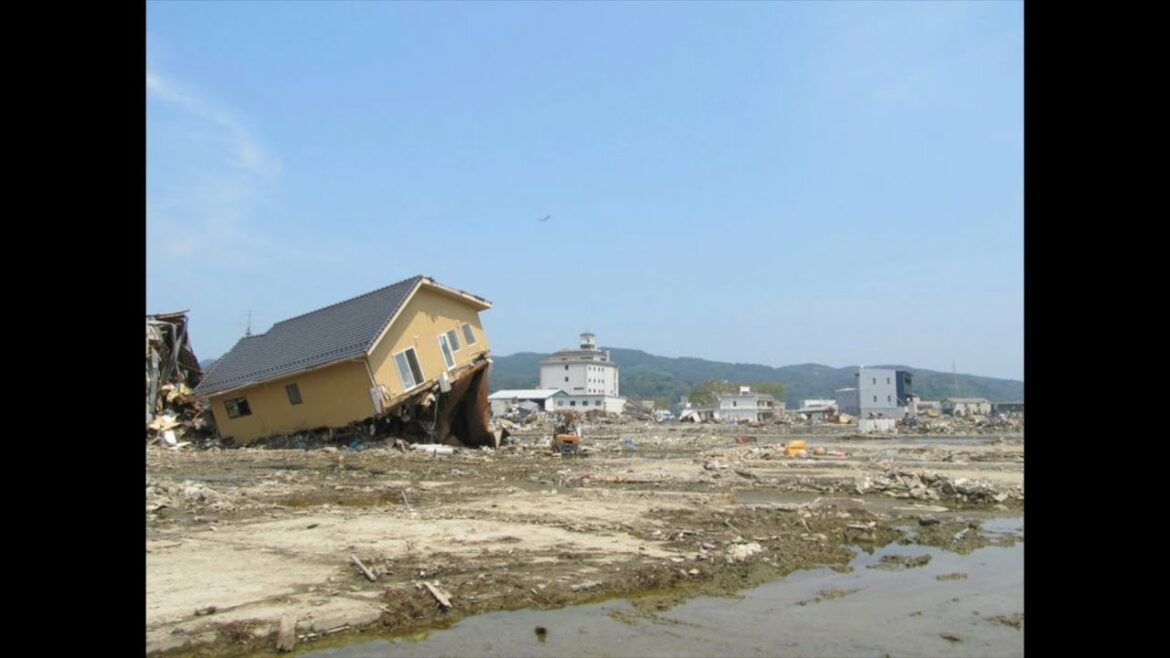 Unreleased March 11 2011, Tohoku Earthquake Photos / 東日本大震災 大津波 2011年3月11日 (6.11.2011 Archive)
