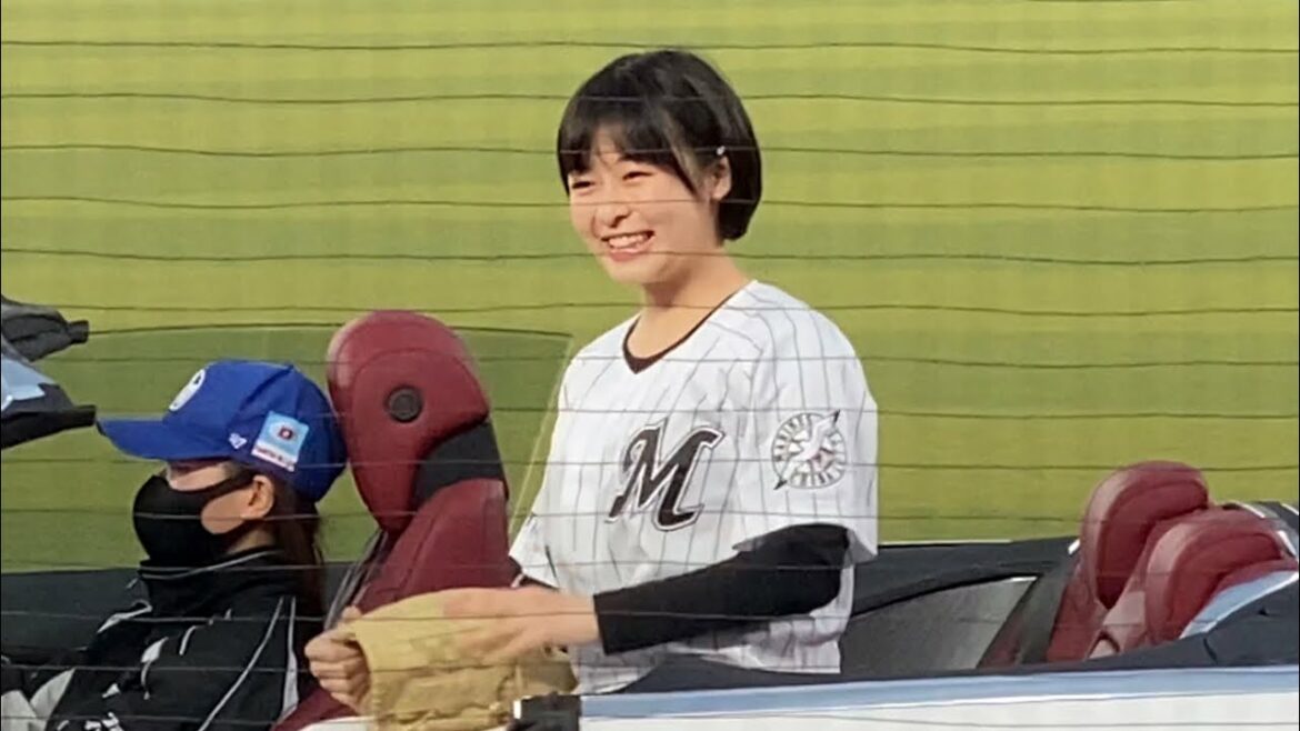【手を振る姿が可愛すぎ！】森七菜さん始球式