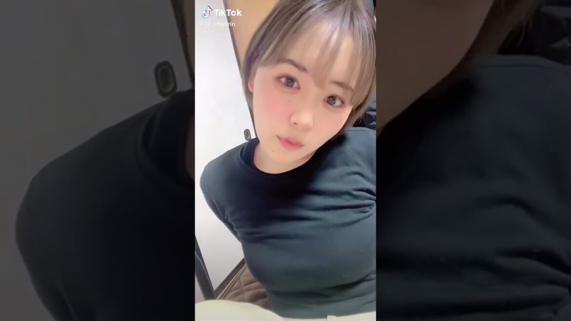 【#TikTok】この素人感が、かなりおすすめ！ #shorts #short #JK #放送事故 #消される前に！ #パンチラ #かわいい #水着 #腰振り