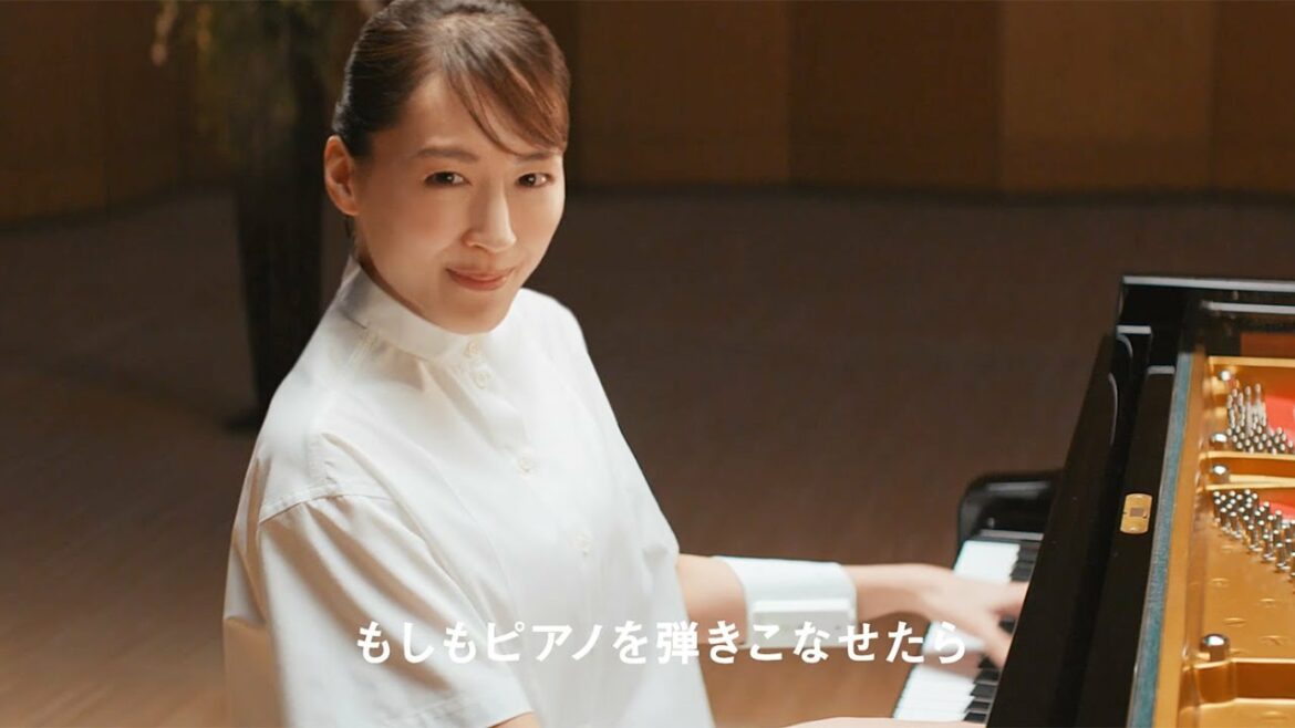 綾瀬はるか、華麗にピアノ演奏　プロピアニスト角野隼斗とシンクロ!?　NTTドコモ新CM「あなたと世界を変えていく。」人間拡張編